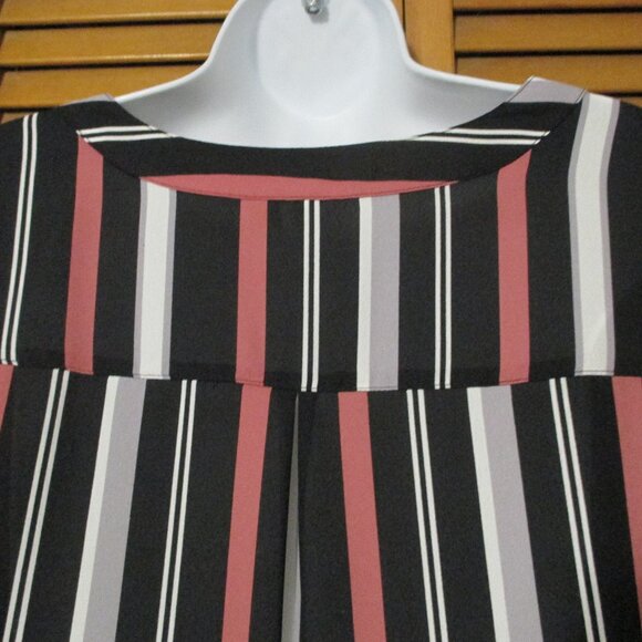 Cato top V neck black, white & brick colors, 3/4 sleeves like new size L - Picture 7 of 7